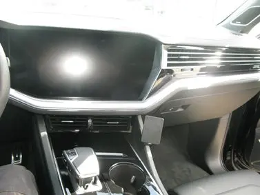 Vw Touareg Angled Dashboard Mount For Secure Device Placement 1